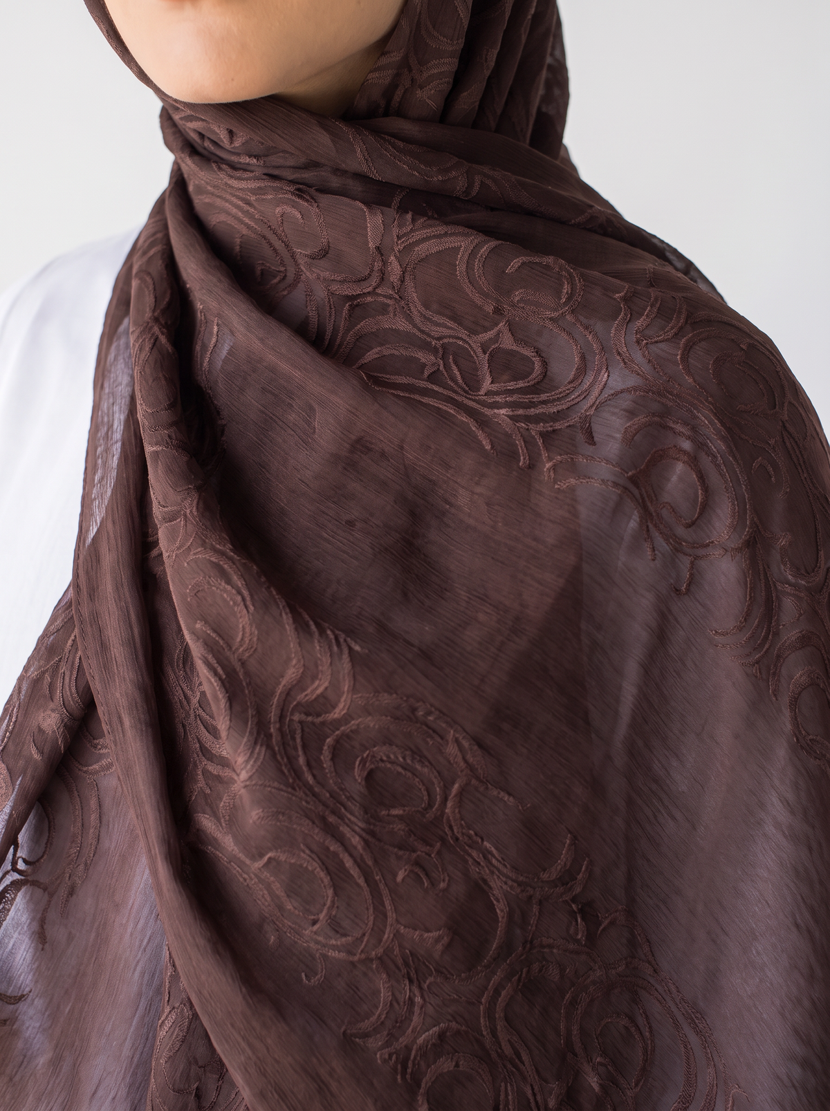 Filigree Kuwaiti Scarf in Brown #Color_Brown