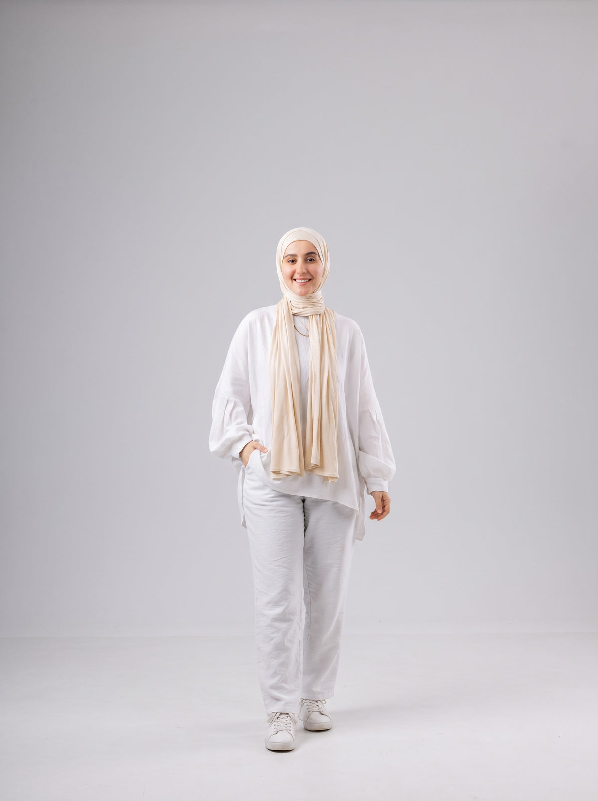 Jel Scarf and Bonnet Set in Light Beige #Color_Light Beige