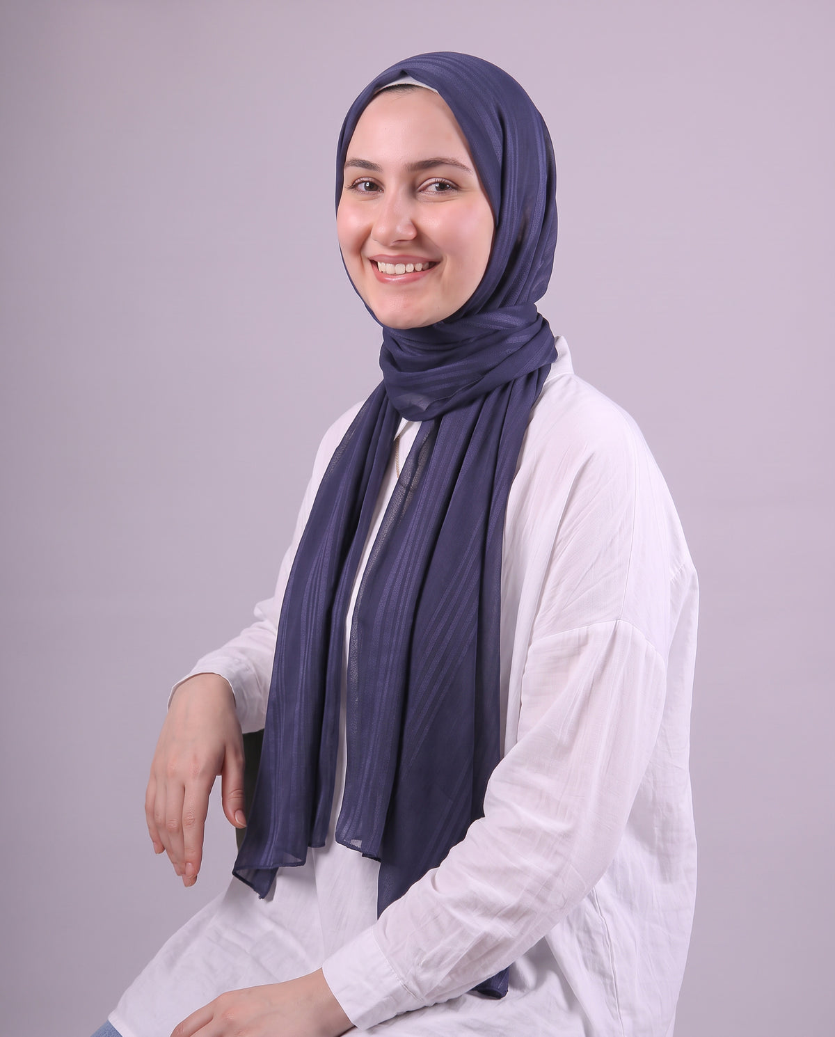 Lines Devore Kuwaiti Scarf - Navy
