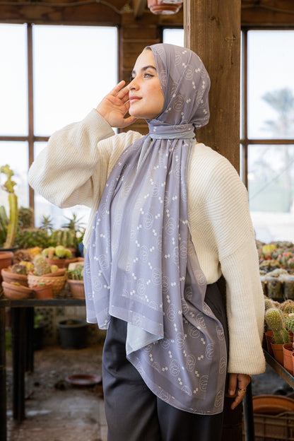 هادئ الرمادي