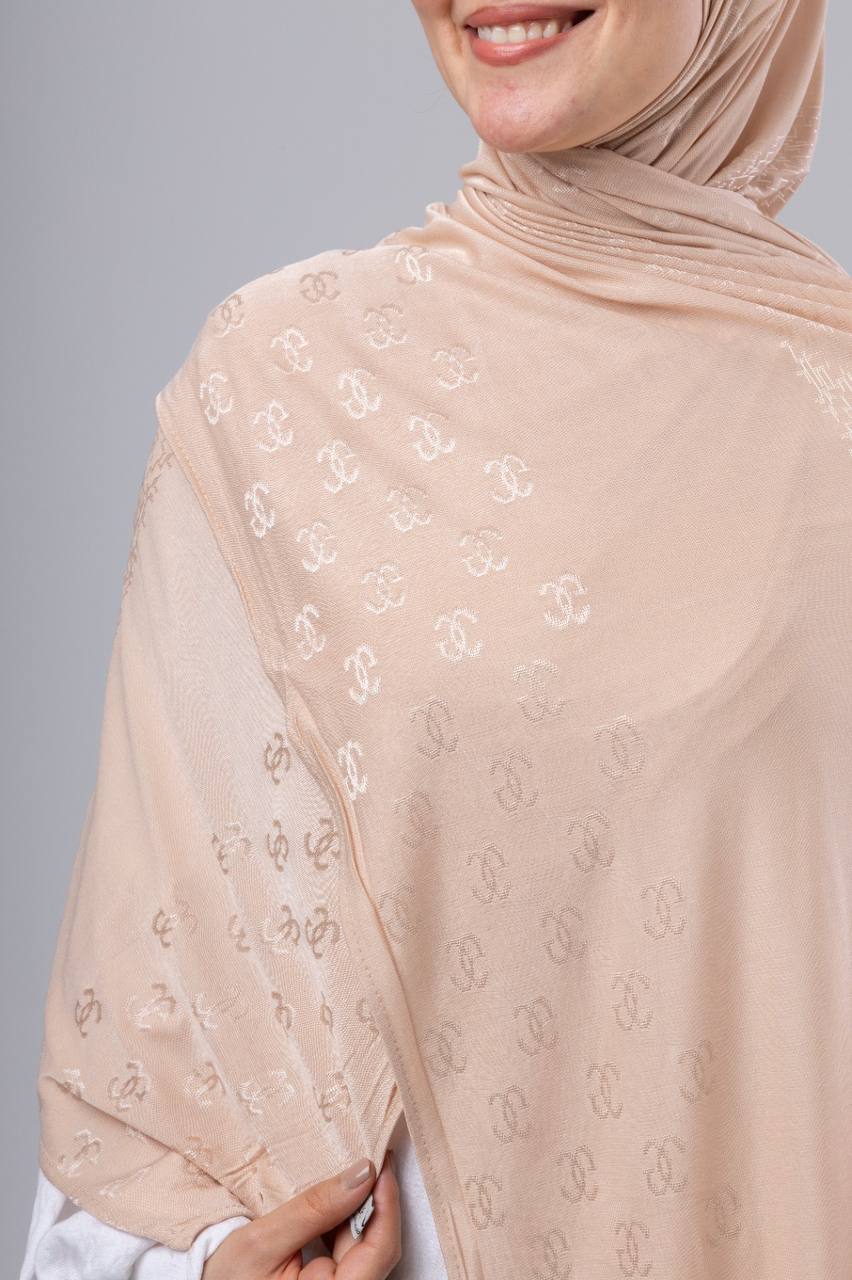 C Jacquard Kuwaiti Scarf in Beige #Color_Beige