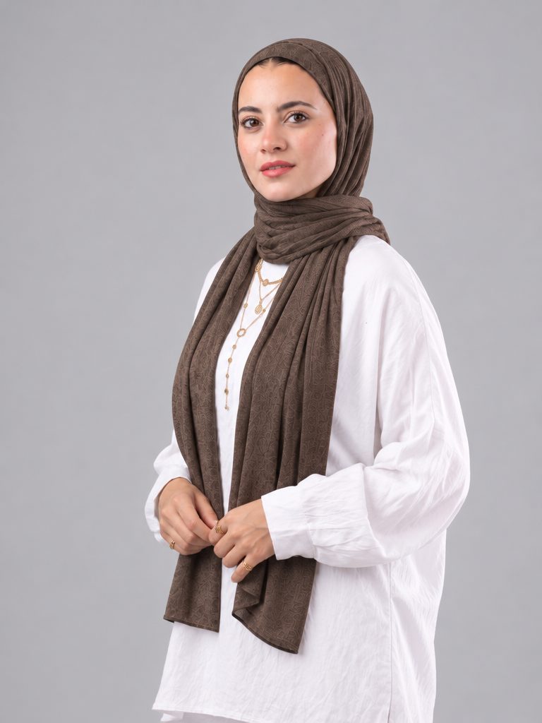 Soft Crinkle Scarf in Brown #Color_Brown