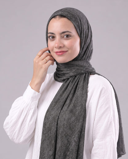 Soft Crinkle Scarf in Dark Grey #Color_Dark Grey