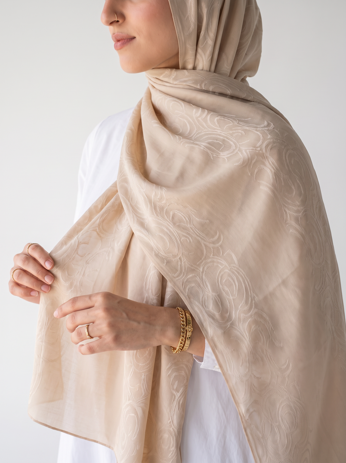 Filigree Kuwaiti Scarf in Beige #Color_Beige