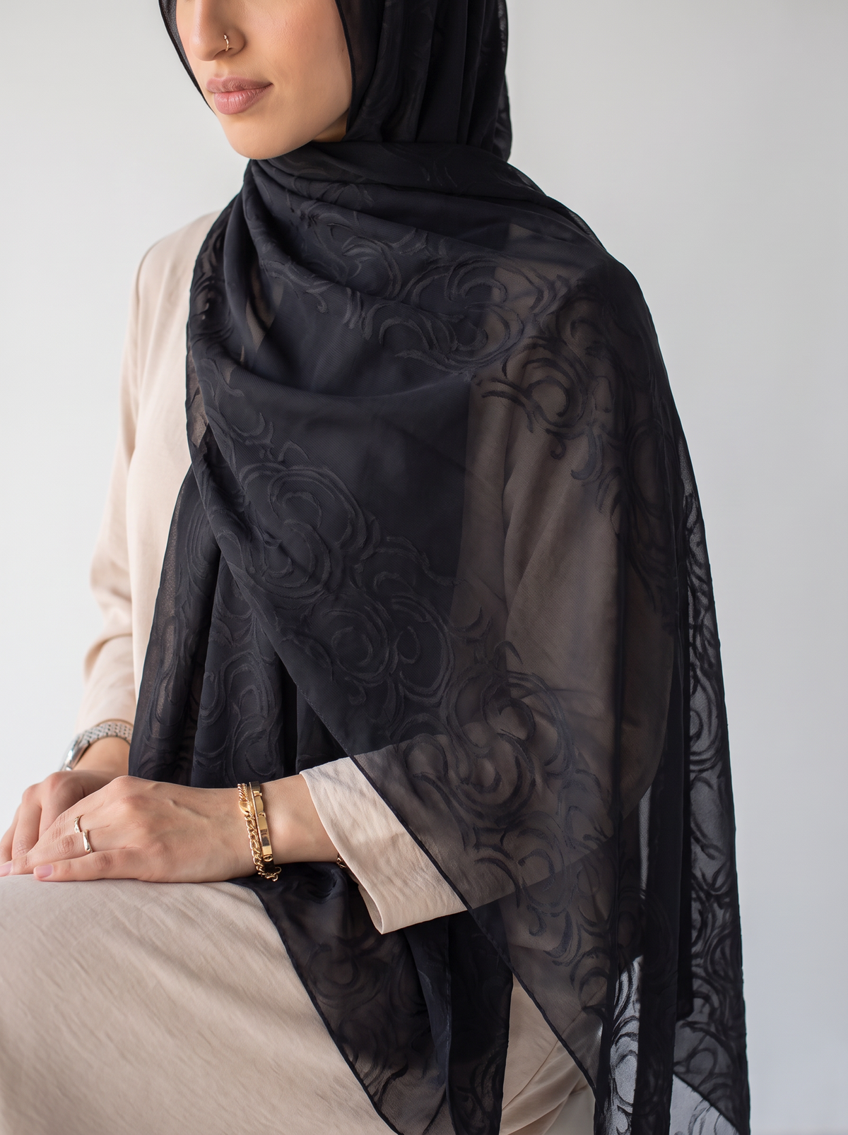 Filigree Kuwaiti Scarf in Black #Color_Black