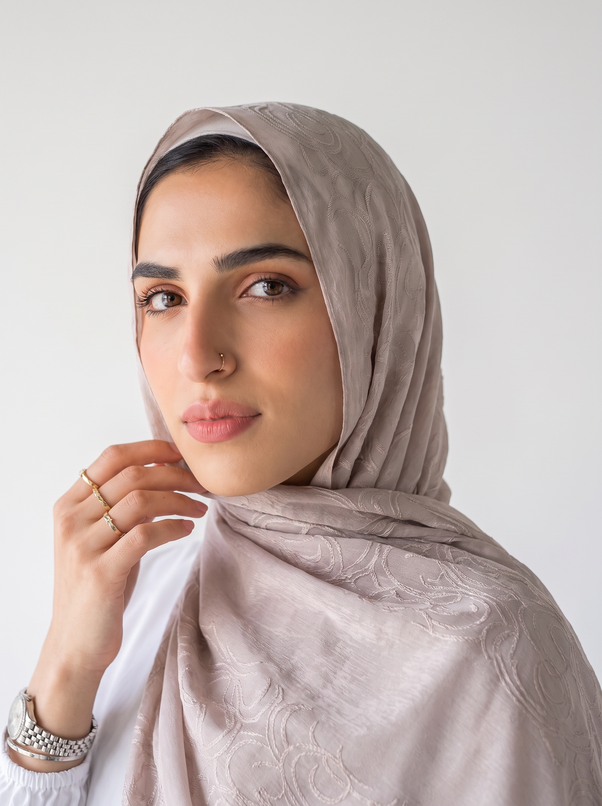 Filigree Kuwaiti Scarf in Light Beige #Color_Light Beige