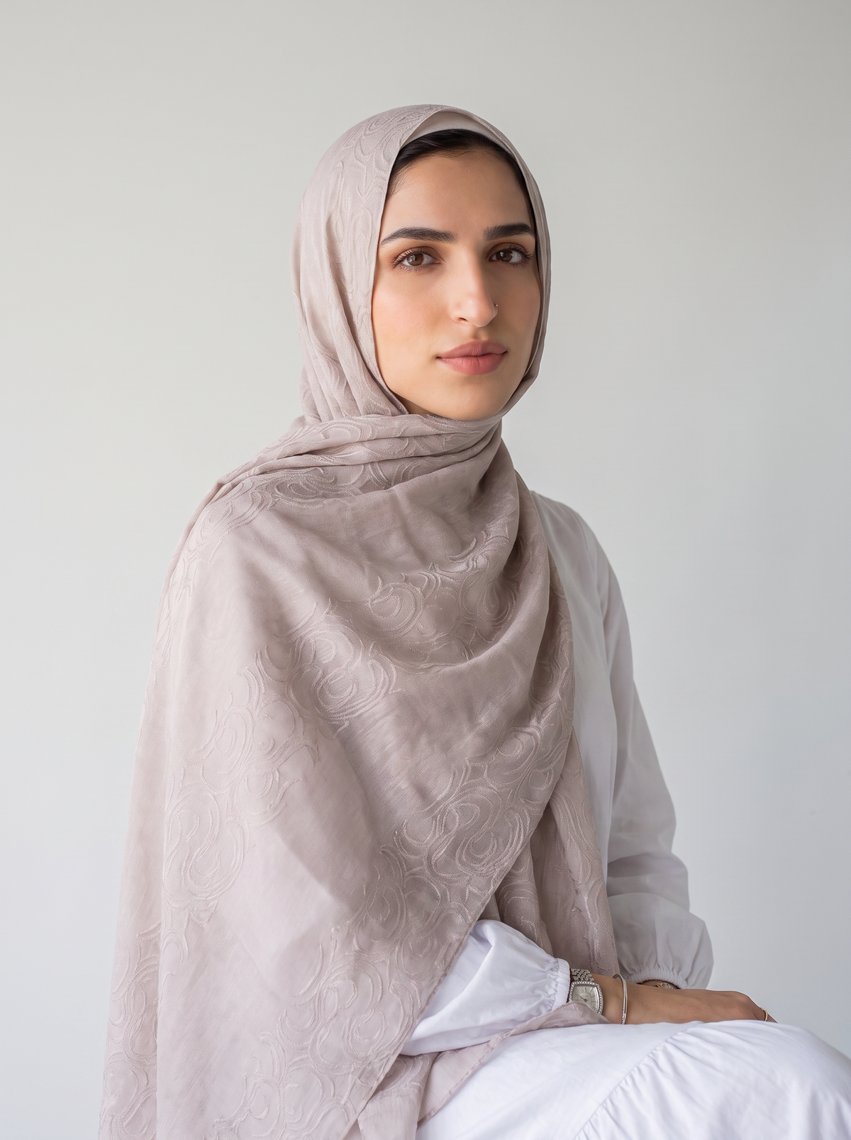 Filigree Kuwaiti Scarf in Light Beige #Color_Light Beige
