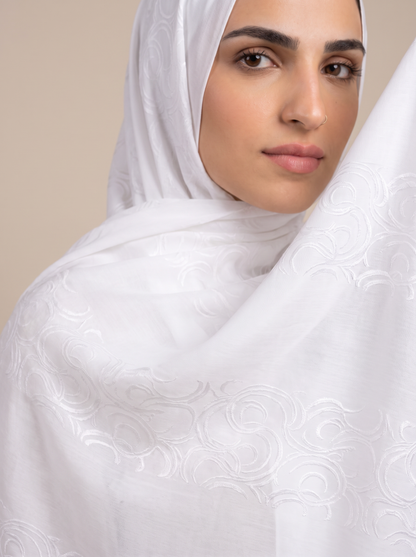 Filigree Kuwaiti Scarf in Off White #Color_Off White