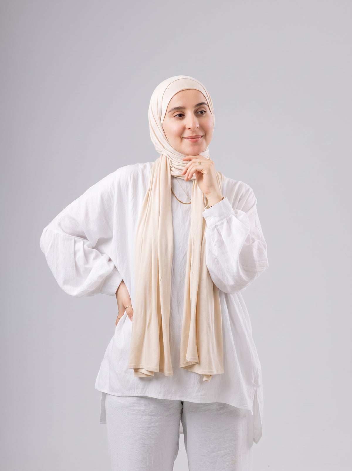 Jel Scarf and Bonnet Set in Light Beige #Color_Light Beige