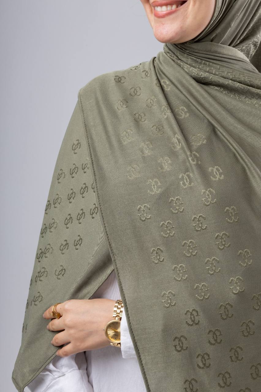 C Jacquard Kuwaiti Scarf in Olive #Color_Olive