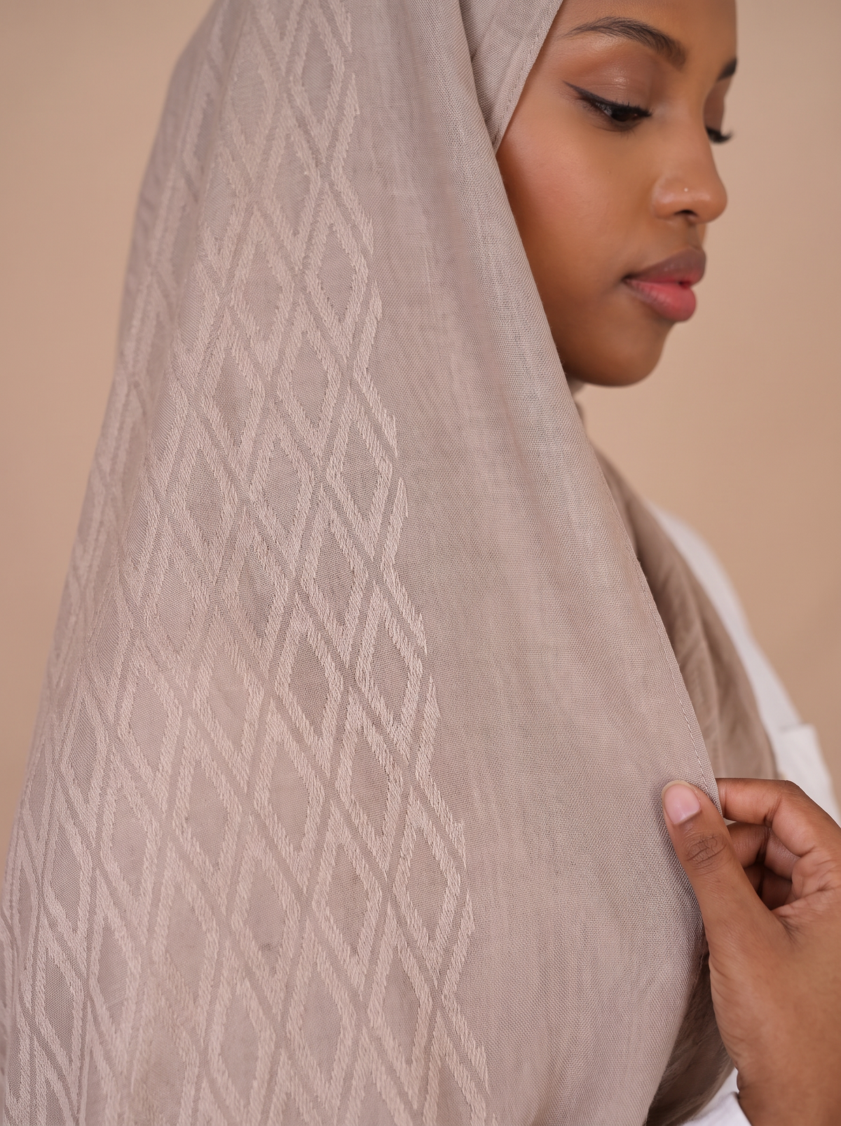 Samarkand Kuwaiti Scarf in Dark Beige #Color_Dark Beige