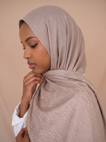 Samarkand Kuwaiti Scarf in Dark Beige #Color_Dark Beige