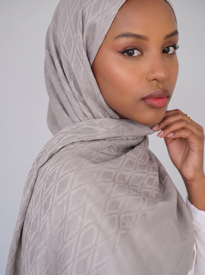 Samarkand Kuwaiti Scarf in Grey #Color_Grey