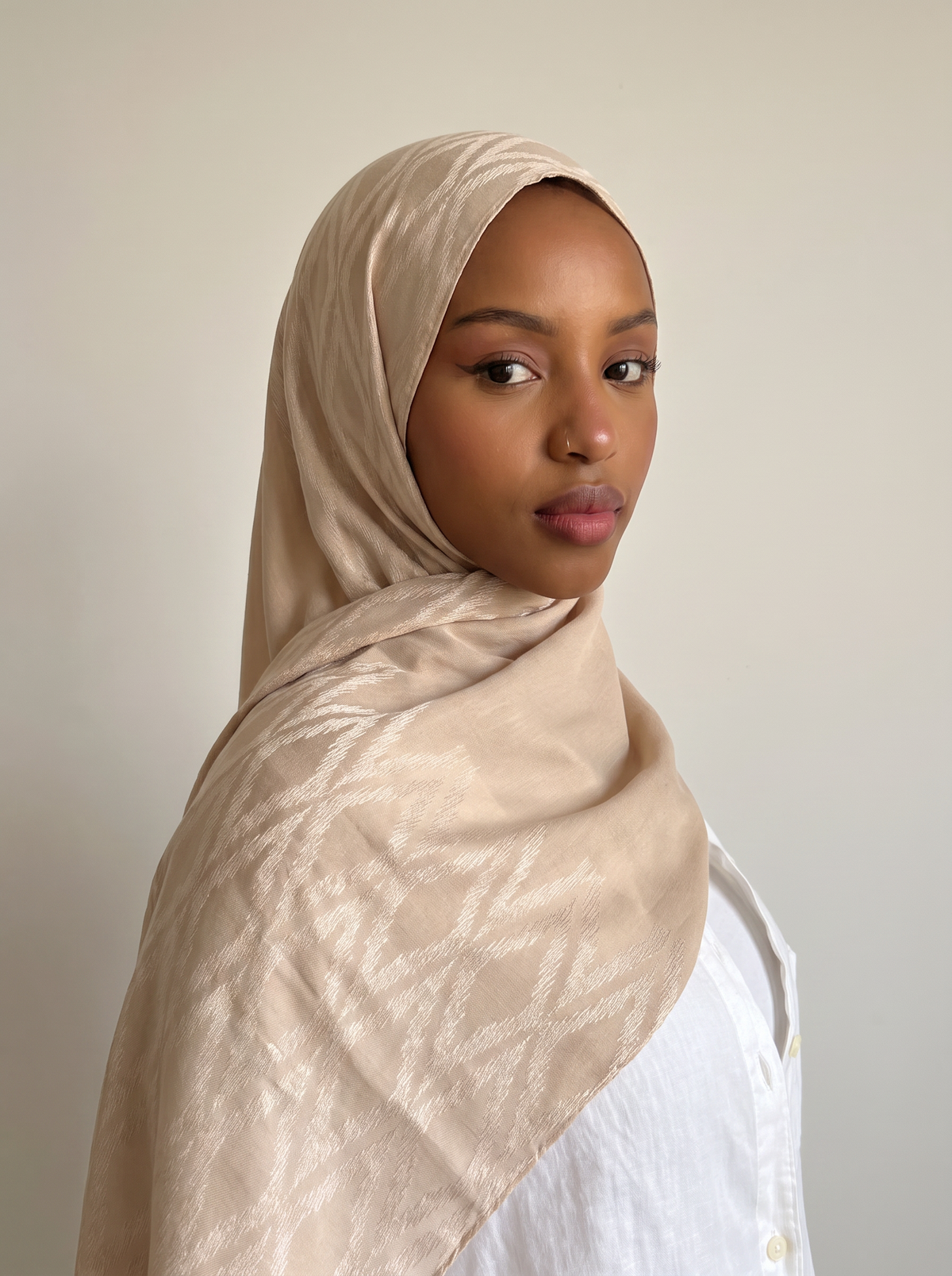 Samarkand Kuwaiti Scarf in Medium Beige #Color_Medium Beige
