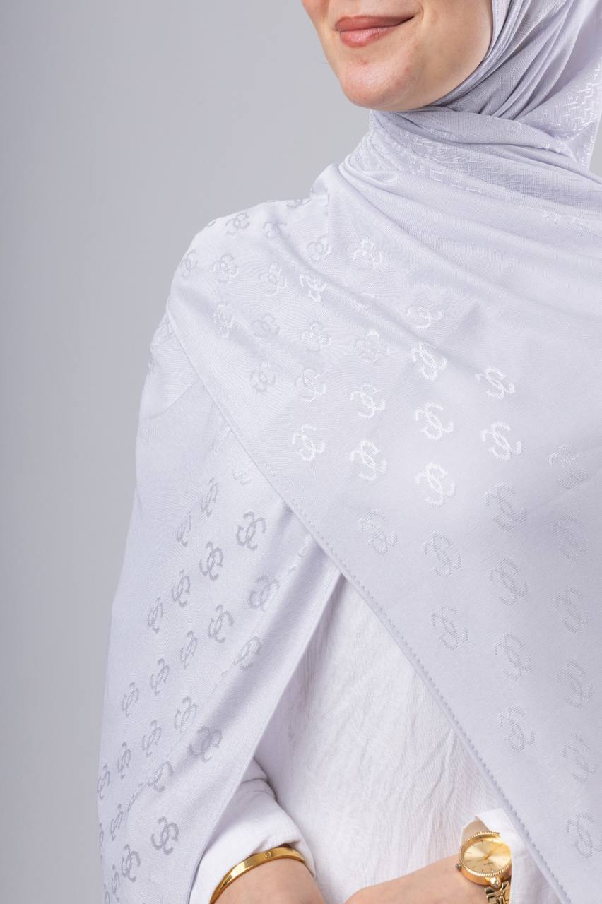 C Jacquard Kuwaiti Scarf in Off White #Color_Off White