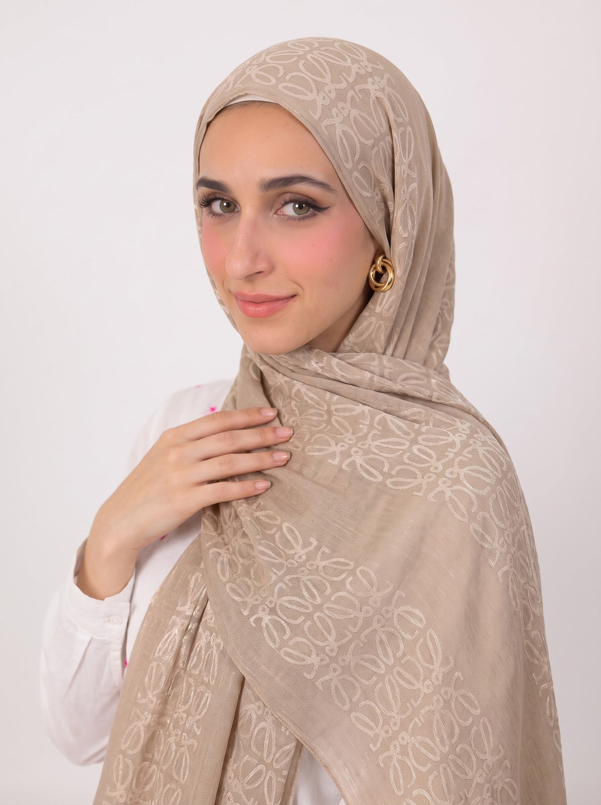 Anagram Weave Kuwaiti Scarf in Beige #Color_Beige