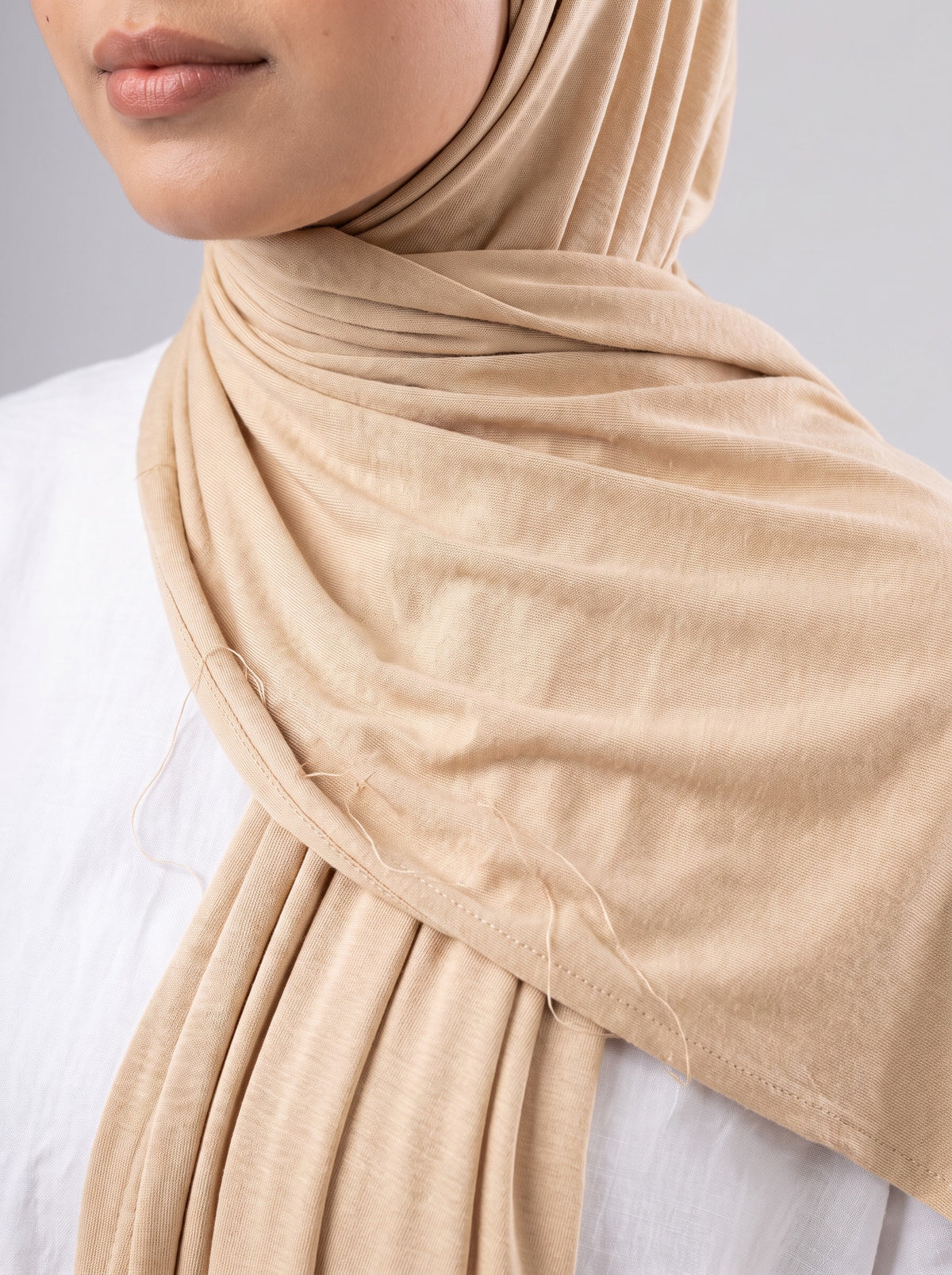 Jel Scarf and Bonnet Set in Beige #Color_Beige