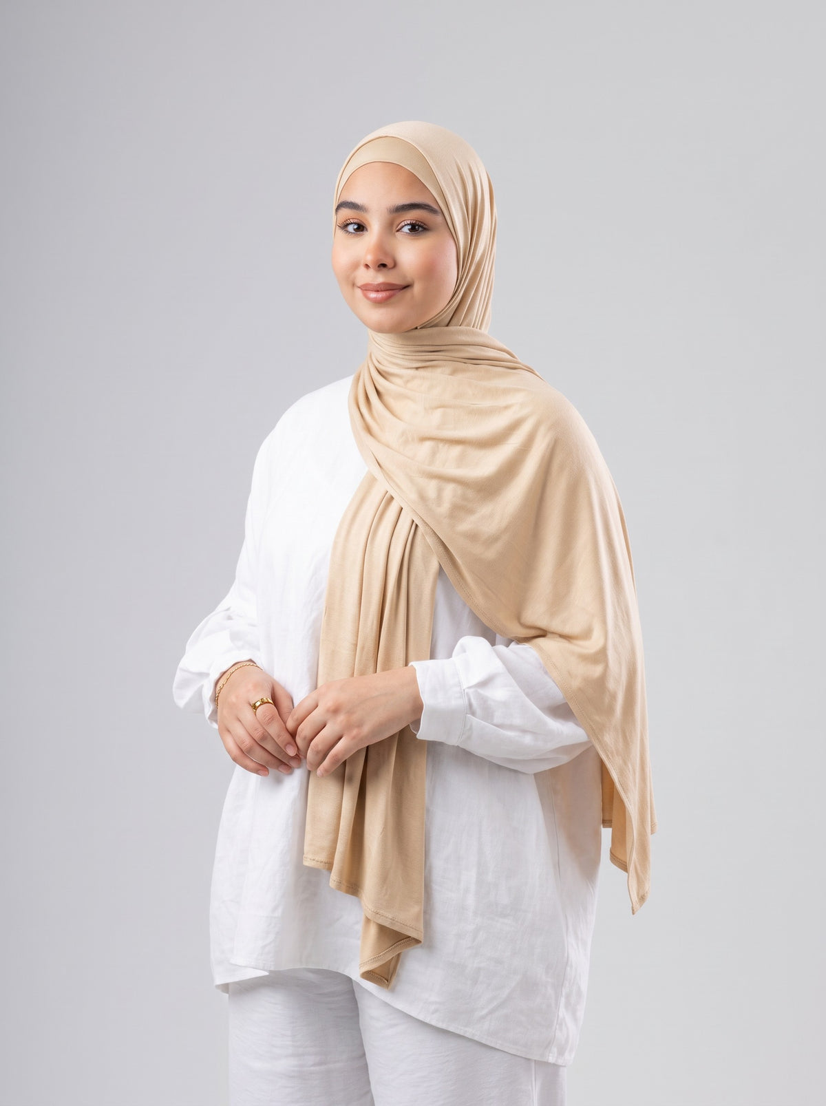 Jel Scarf and Bonnet Set in Beige #Color_Beige