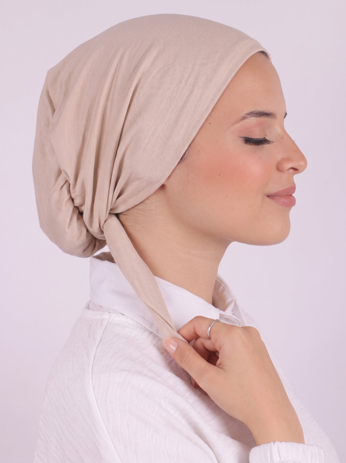Seamless Tie Bonnet - Beige