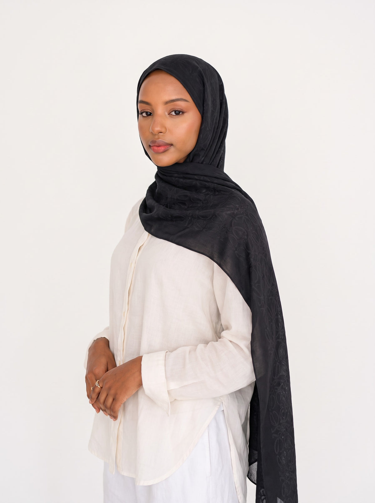 Anagram Weave Kuwaiti Scarf in Black #Color_Black