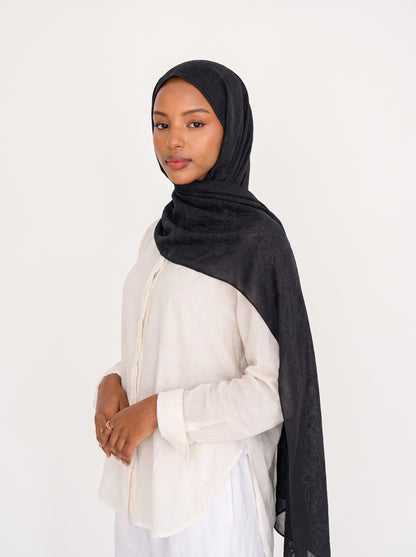 Anagram Weave Kuwaiti Scarf in Black #Color_Black
