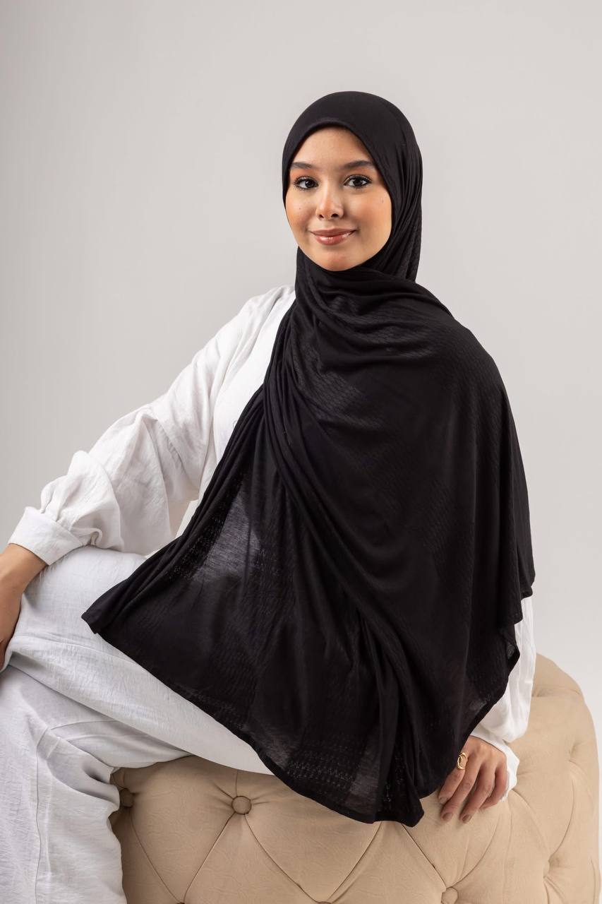 Desert Scale Kuwaiti Scarf in Black #Color_Black