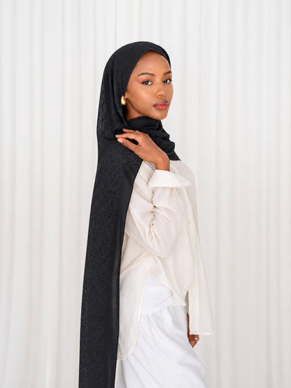 Anagram Weave Kuwaiti Scarf in Black #Color_Black
