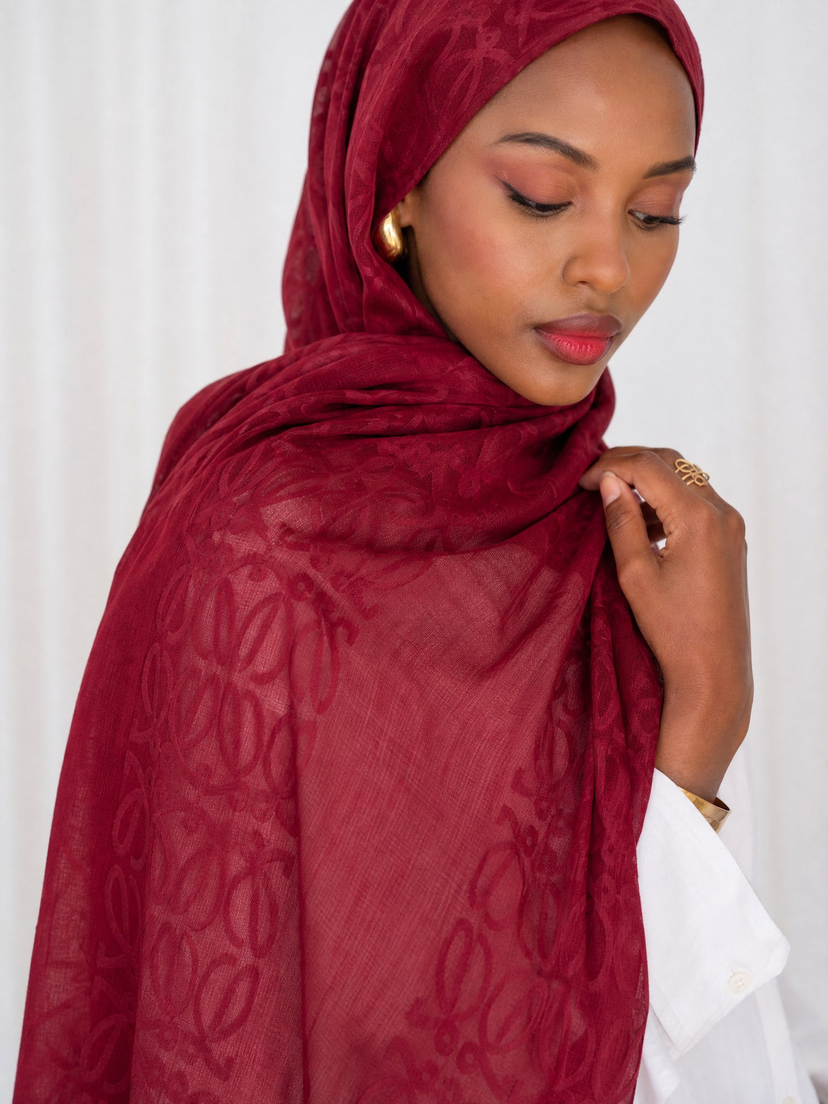 Anagram Weave Kuwaiti Scarf in Burgundy #Color_Burgundy