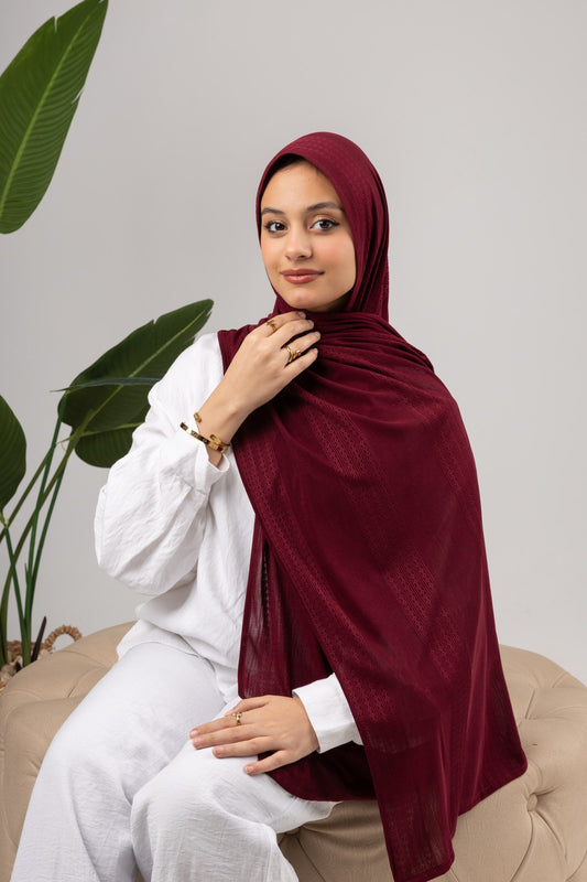 Diamond Stripe Kuwaiti Scarf in Burgundy #Color_Burgundy