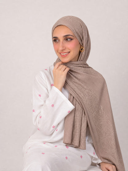 Anagram Weave Kuwaiti Scarf in Dark Beige #Color_Dark Beige