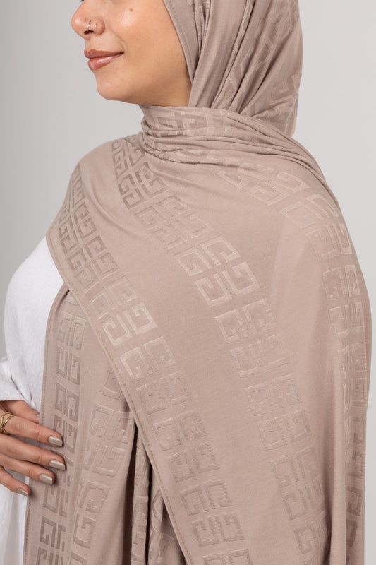 Maze Kuwaiti Scarf in Dark Beige #Color_Dark Beige