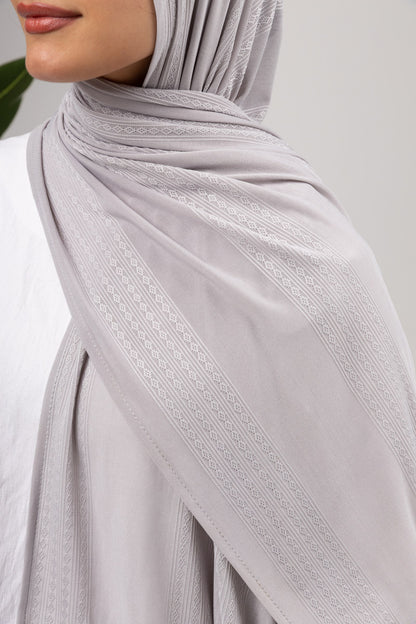 Diamond Stripe Kuwaiti Scarf in Grey #Color_Grey