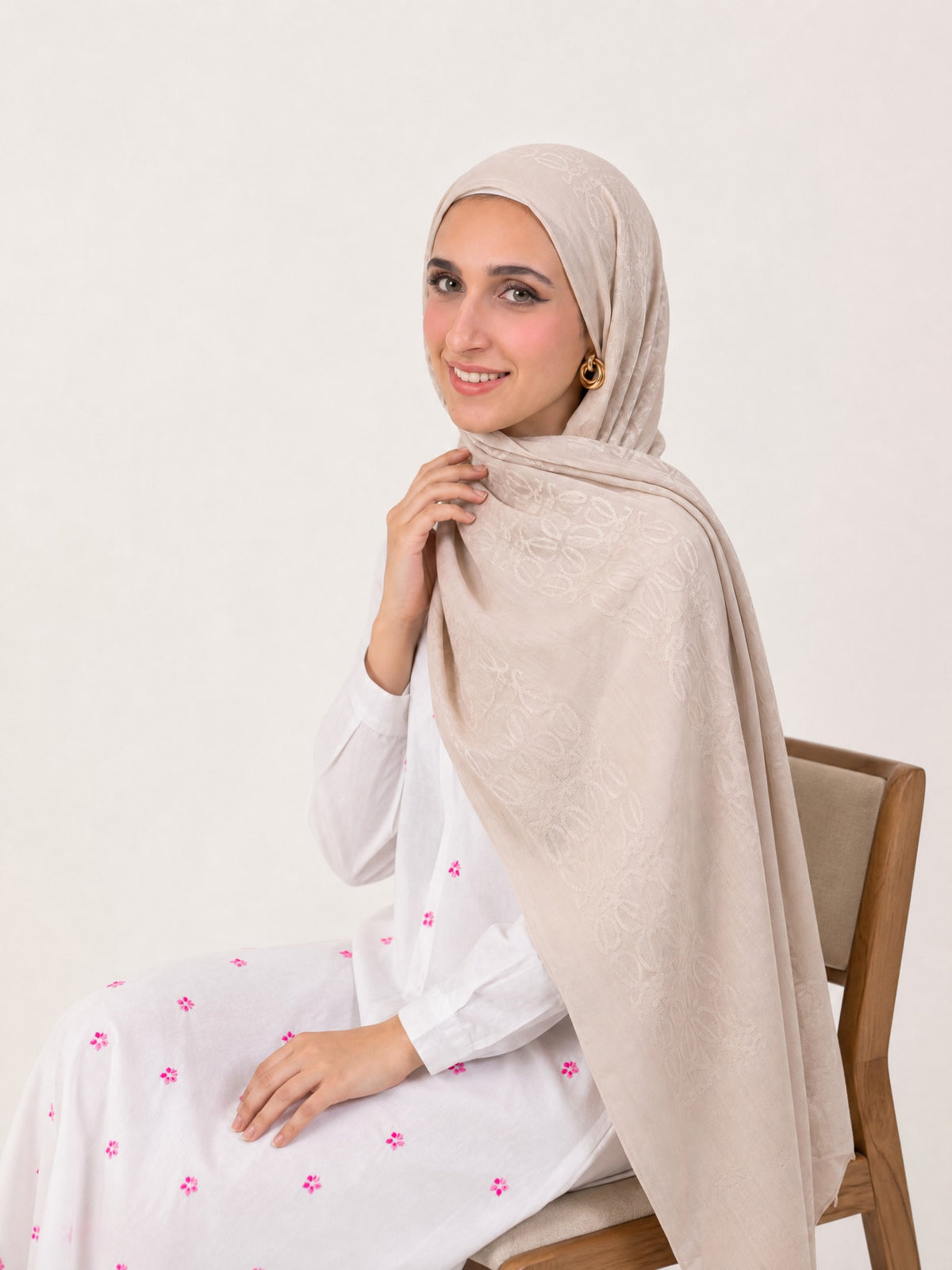 Anagram Weave Kuwaiti Scarf in Light Beige #Color_Light Beige