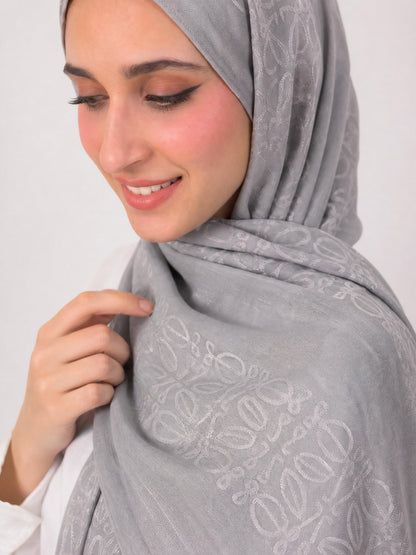 Anagram Weave Kuwaiti Scarf in Light Grey #Color_Light Grey