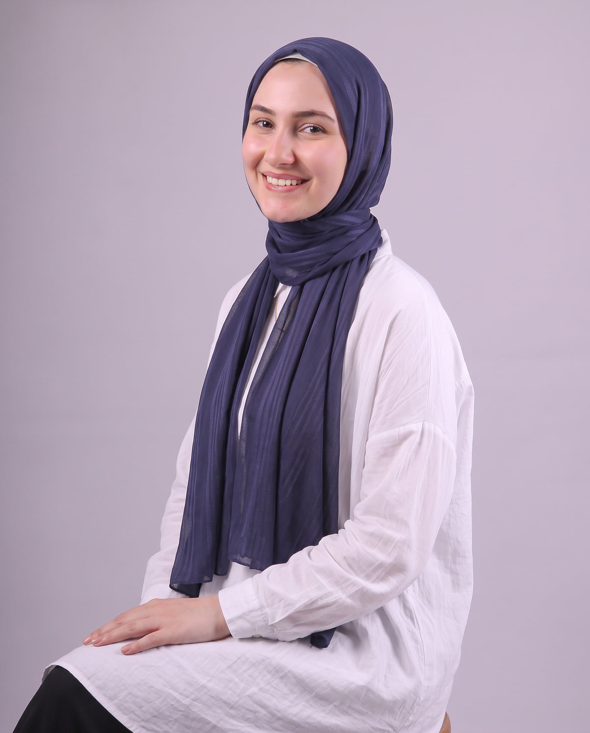 Lines Devore Kuwaiti Scarf - Navy