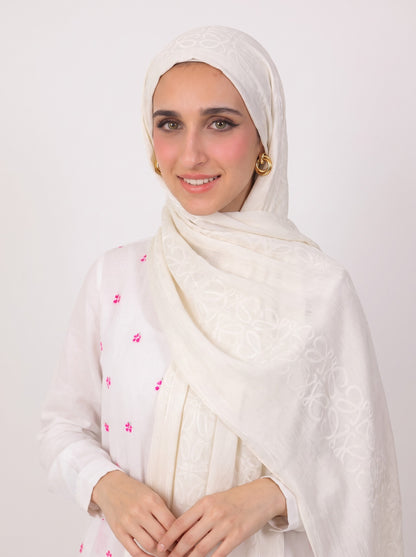 Anagram Weave Kuwaiti Scarf in Off White #Color_Off White