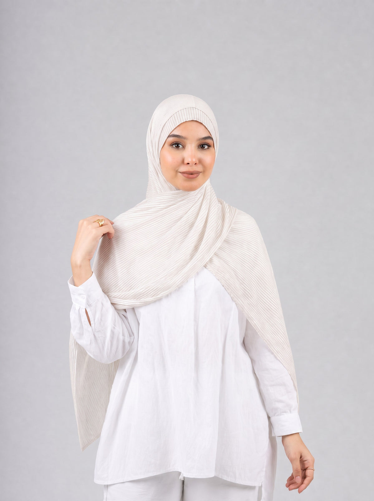 Mirage Pleat Kuwaiti Scarf in Off White #Color_Off White
