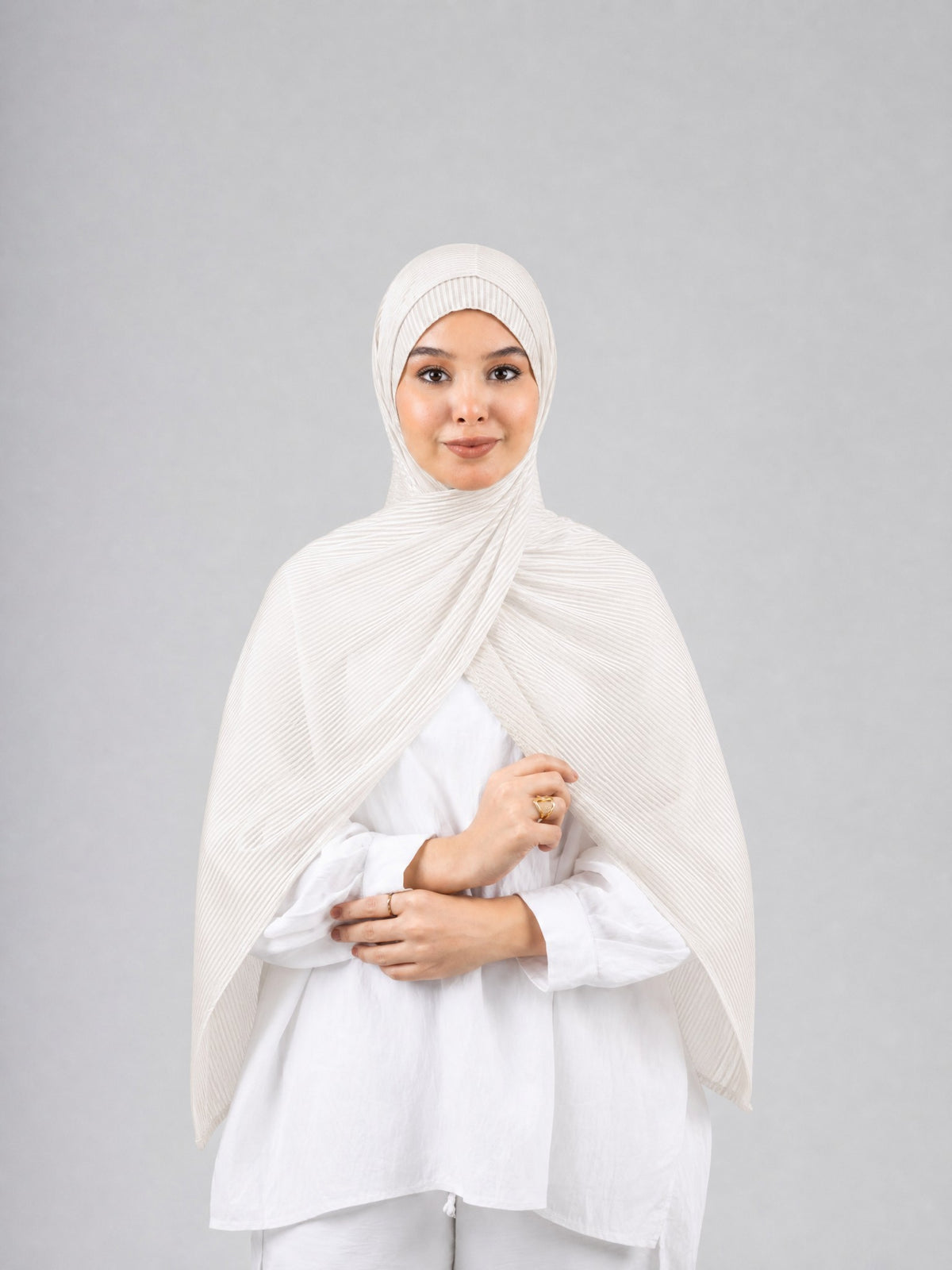 Mirage Pleat Kuwaiti Scarf in Off White #Color_Off White