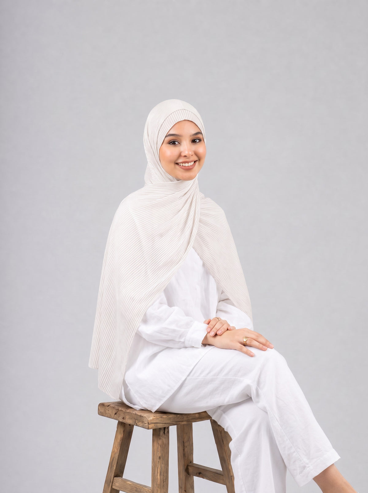 Mirage Pleat Kuwaiti Scarf in Off White #Color_Off White