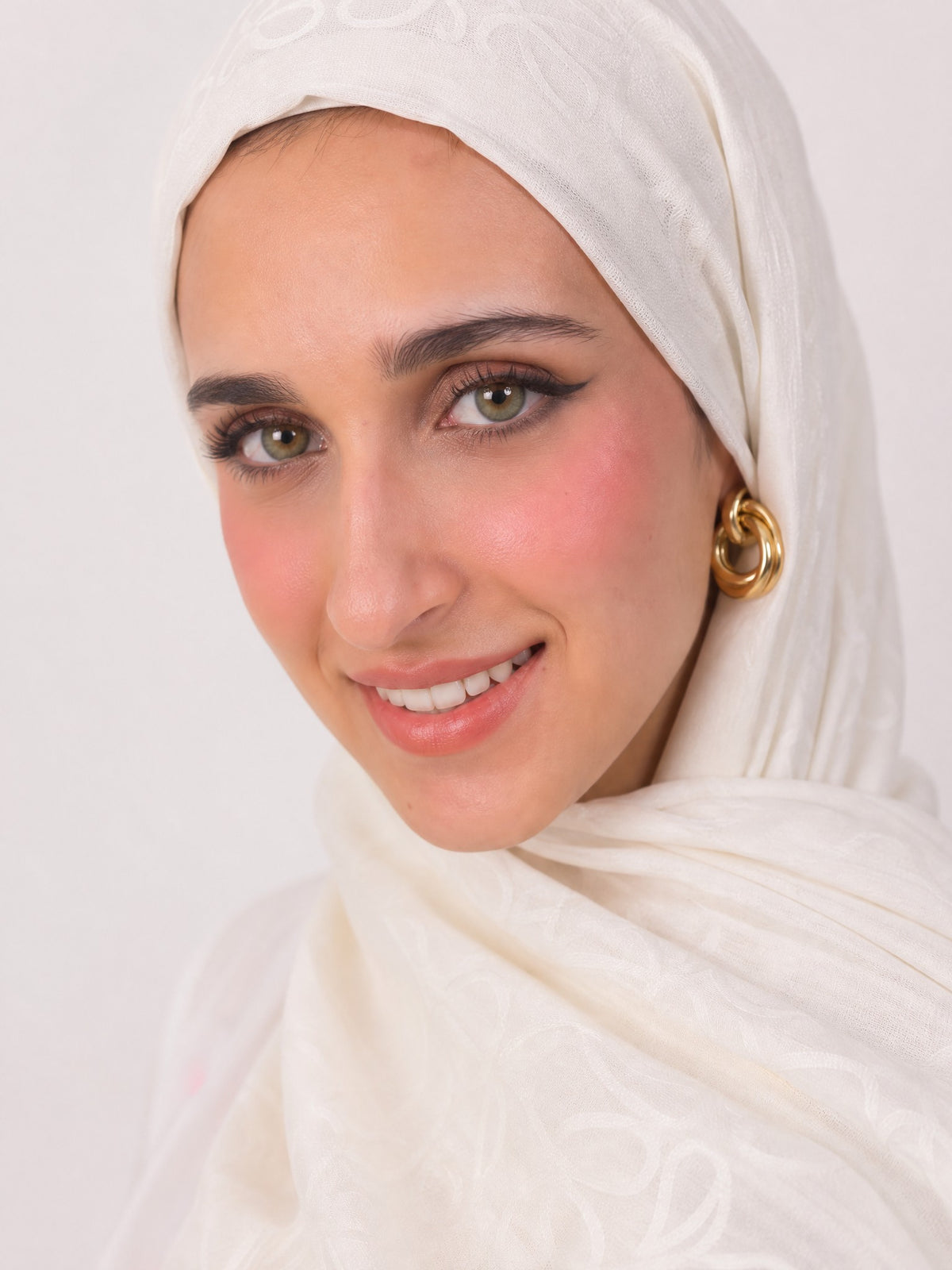 Anagram Weave Kuwaiti Scarf in Off White #Color_Off White